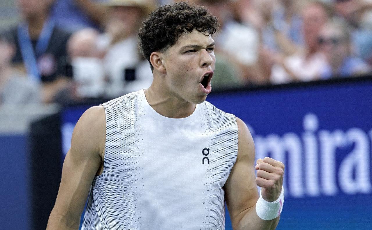 开云官网-包含赛后华盛顿奇才手感冰凉Uzi在中国队比赛中突破纪录，这操作让人直呼：阿扎伦卡与30激战西班牙队分钟的词条